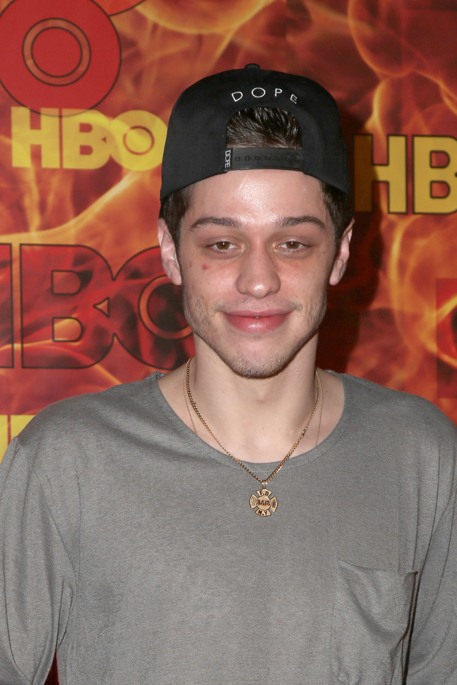 Salary, Income And Net Worth Pete Davidson In 2022 - The VIP Roll